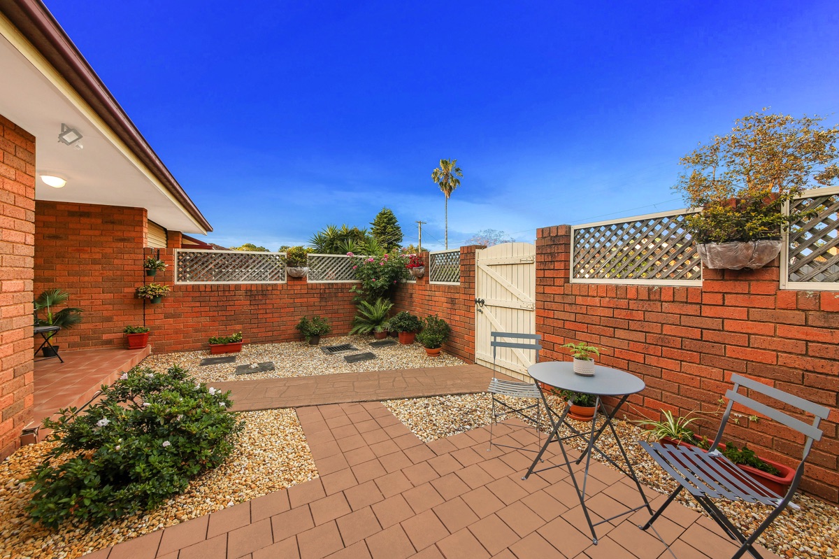 2/44 Banks Street, Padstow