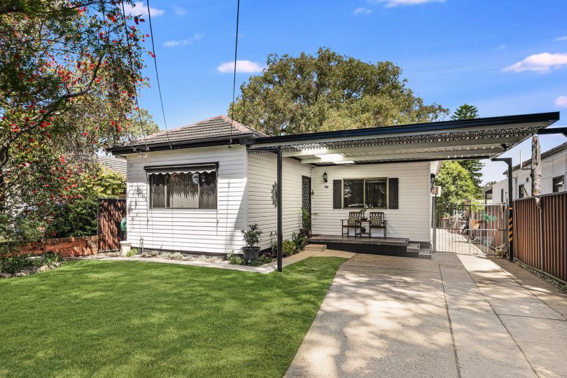 39 Endeavour Road, Georges Hall