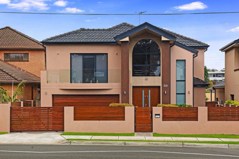 328 Waterloo Road, Greenacre